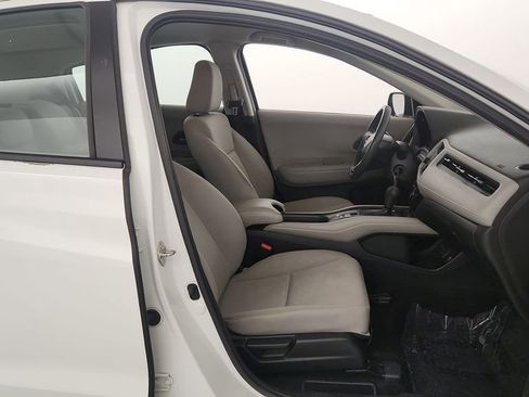 Used 2017 Honda HR-V LX image 21