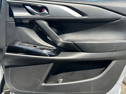 Used 2023 MAZDA CX-9 Touring image 26