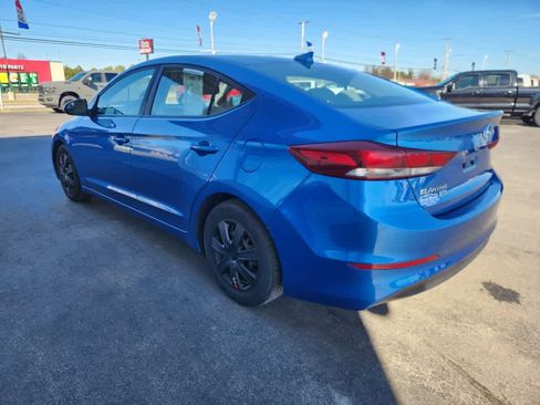 Used 2017 Hyundai Elantra SE image 5