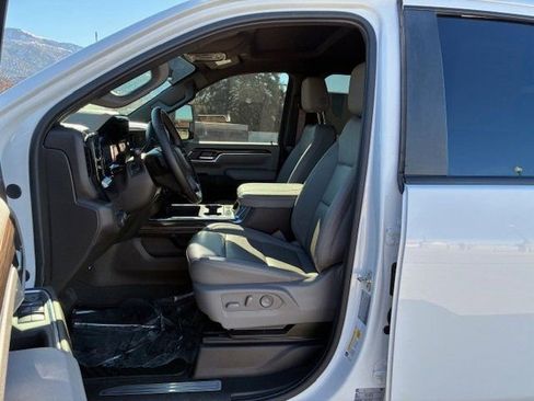 Used 2025 Chevrolet Silverado 3500 LT image 11