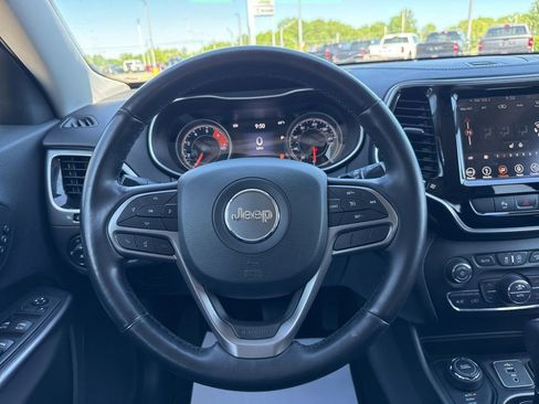 Used 2019 Jeep Cherokee Limited AWD/4WD image 18