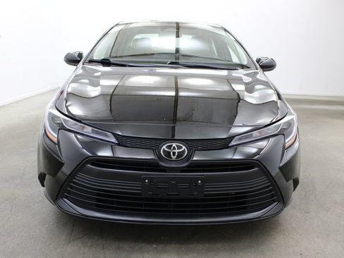 Used 2025 Toyota Corolla LE FWD image 7
