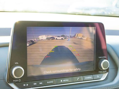 Used 2023 Nissan Rogue SV image 25