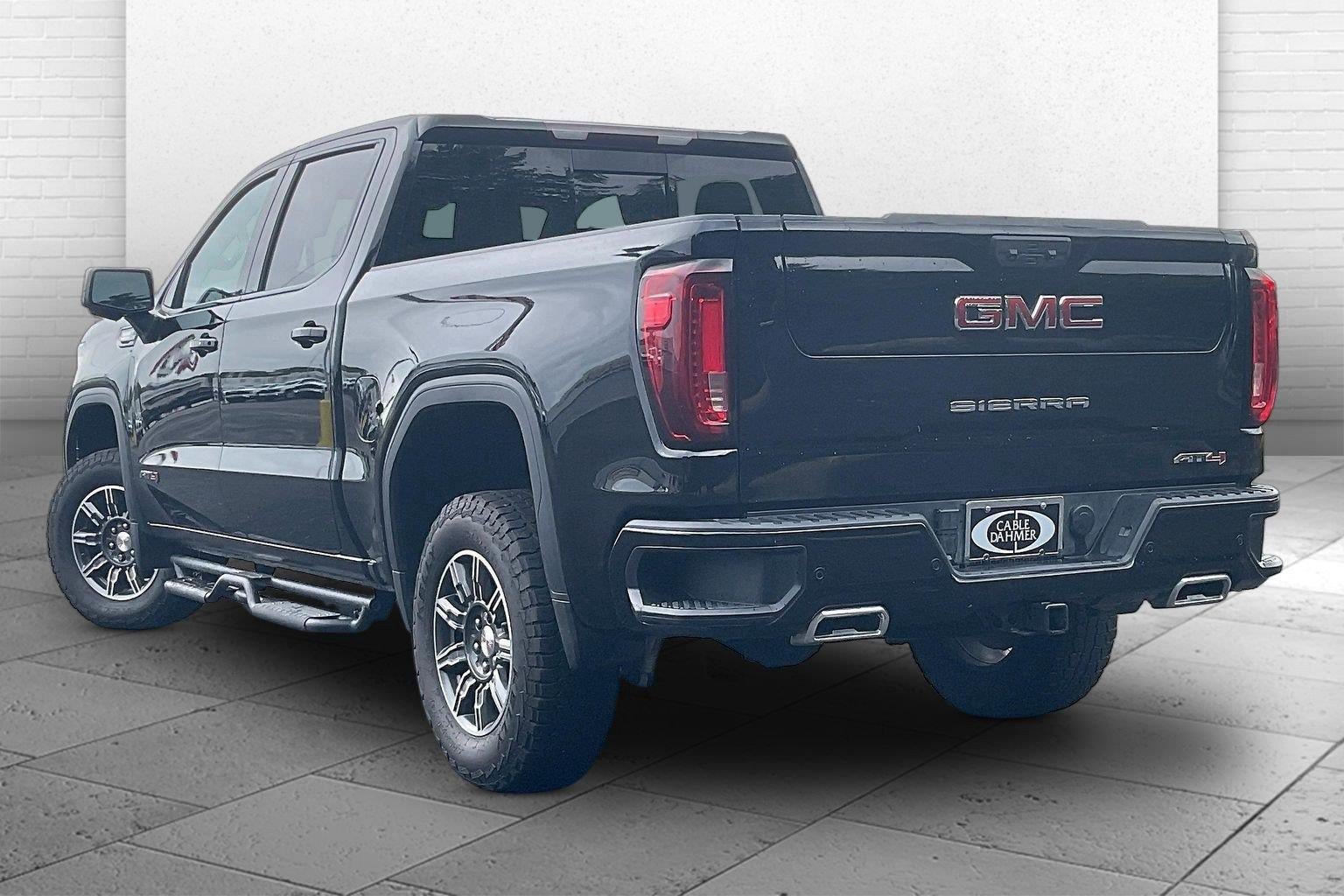 Used 2024 GMC Sierra 1500 AT4 w/ AT4 Preferred Package AWD/4WD image 11