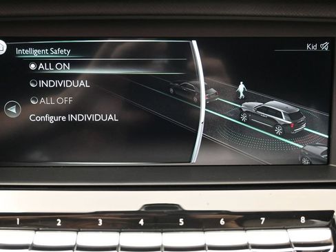 Used 2021 Rolls-Royce Cullinan Black Badge AWD/4WD image 17