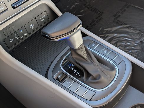 Certified 2025 Hyundai Kona SEL AWD/4WD image 25