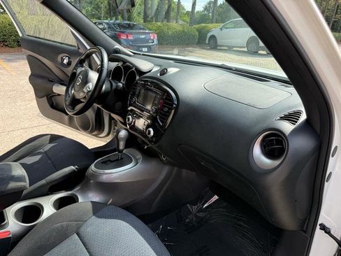 Used 2015 Nissan Juke SV FWD image 34