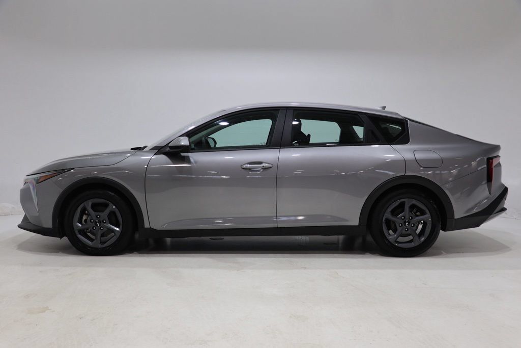 Used 2025 Kia K4 FWD image 4