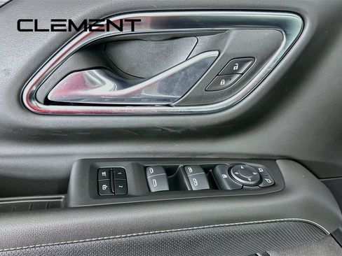 Used 2024 GMC Yukon XL SLT AWD/4WD image 27