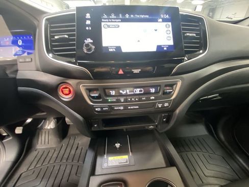 Used 2025 Honda Passport TrailSport image 19