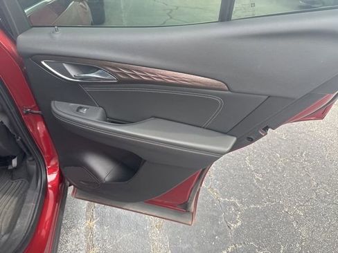 Used 2023 Buick Envision Avenir image 28