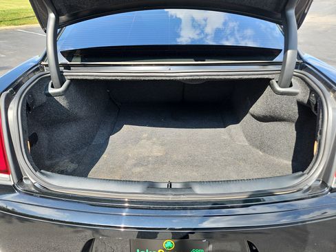 Used 2019 Chrysler 300 Touring w/ Sport Appearance Package AWD/4WD image 8