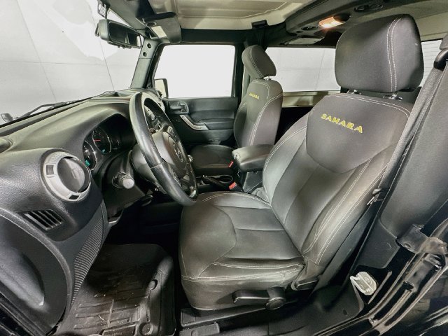 Used 2015 Jeep Wrangler Sahara w/ Connectivity Group AWD/4WD image 21