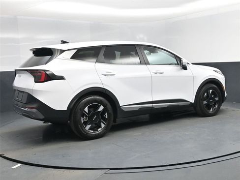 Used 2026 Kia Sportage LX w/ LX Convenience Package image 4