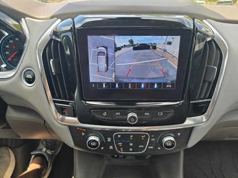 Used 2021 Chevrolet Traverse Premier image 29