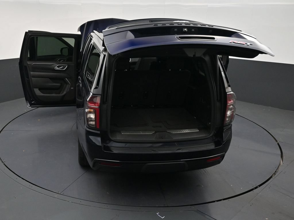Used 2024 Chevrolet Suburban RST w/ Luxury Package RWD image 32