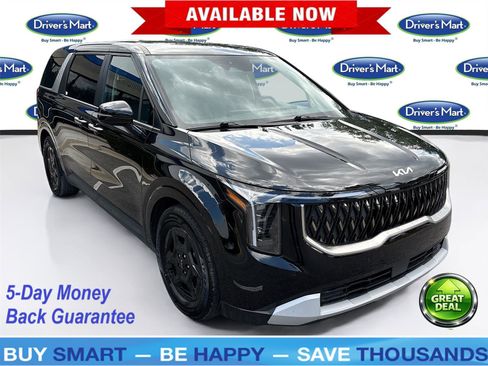 Used 2025 Kia Carnival FWD image 1
