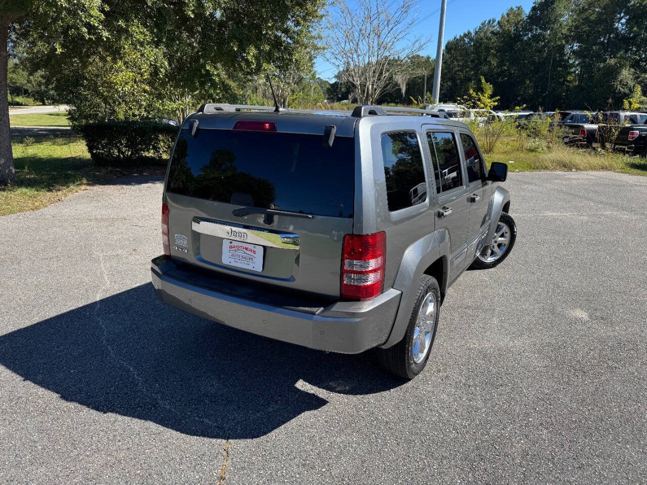 Used 2012 Jeep Liberty Sport AWD/4WD image 6