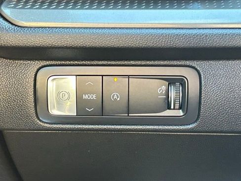 Certified 2025 Chevrolet Traverse LT image 21