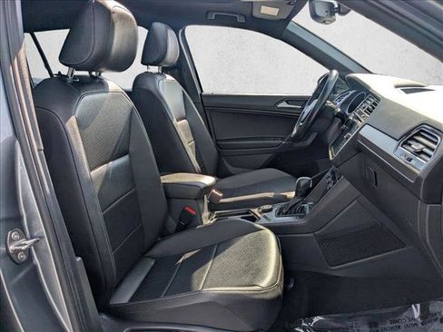 Used 2020 Volkswagen Tiguan SE R-Line w/ 3rd Row Seat Package image 21