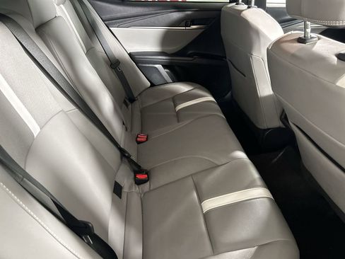 Used 2025 Toyota Camry SE w/ Convenience Package image 25