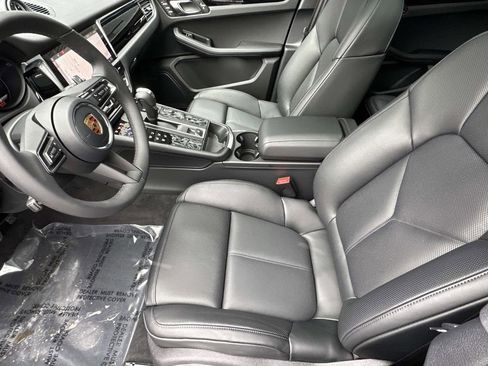 New 2026 Porsche Macan image 19