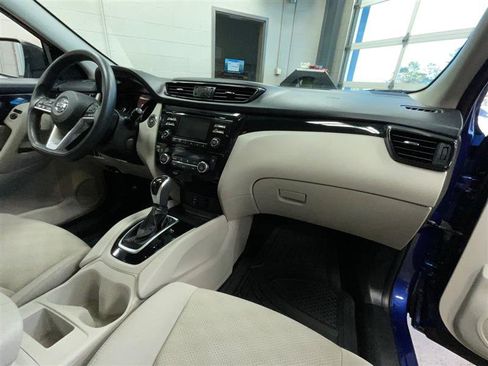Used 2018 Nissan Rogue Sport SV image 26