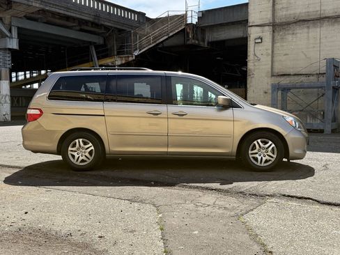 Used 2005 Honda Odyssey EX-L image 57