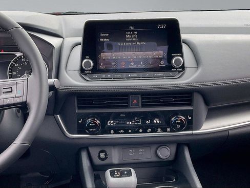 New 2026 Nissan Rogue SV FWD image 8