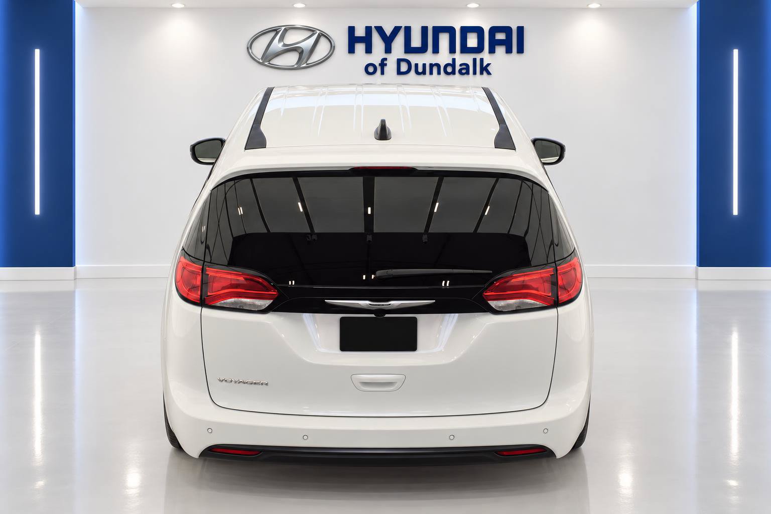 Used 2025 Chrysler Voyager LX FWD image 6