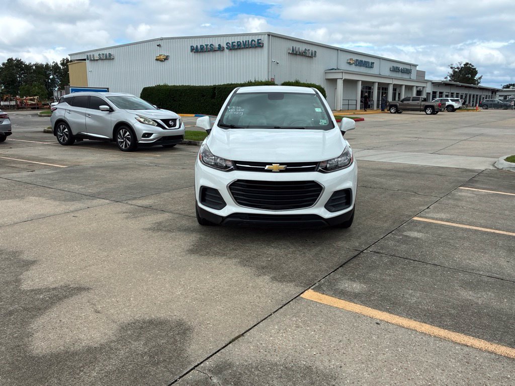 Used 2022 Chevrolet Trax LS w/ Tint and Cruise Package FWD image 11