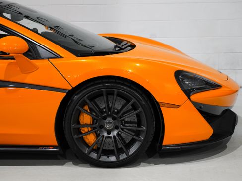 Used 2017 McLaren 570S Coupe RWD image 22
