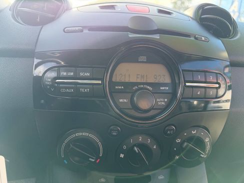 Used 2012 MAZDA MAZDA2 Sport image 19