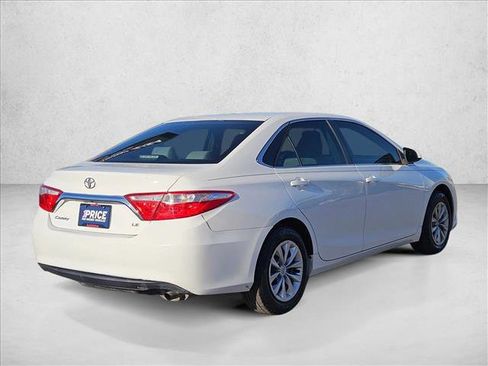 Used 2016 Toyota Camry LE image 5