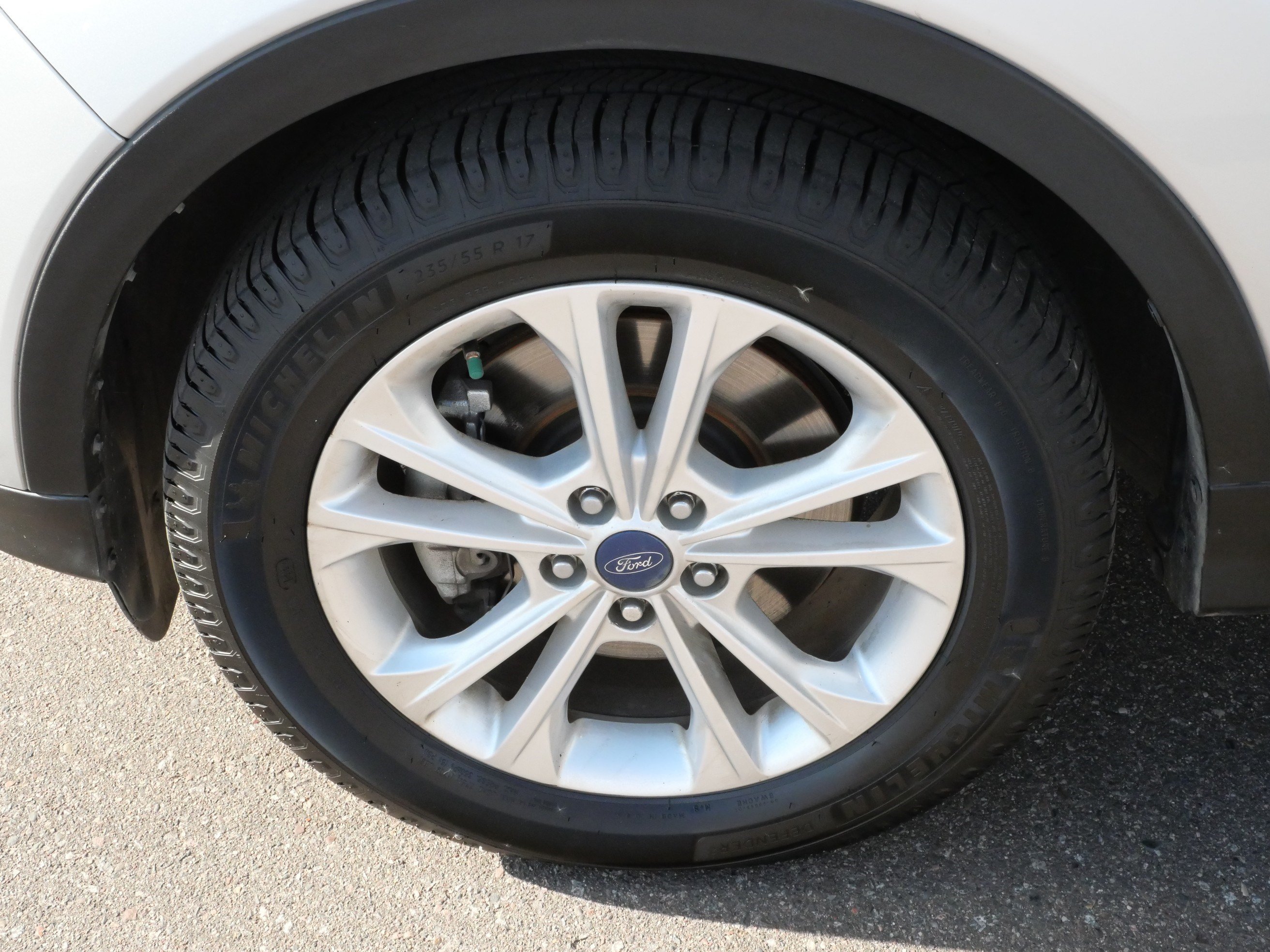 Used 2017 Ford Escape SE w/ Equipment Group 201A FWD image 9
