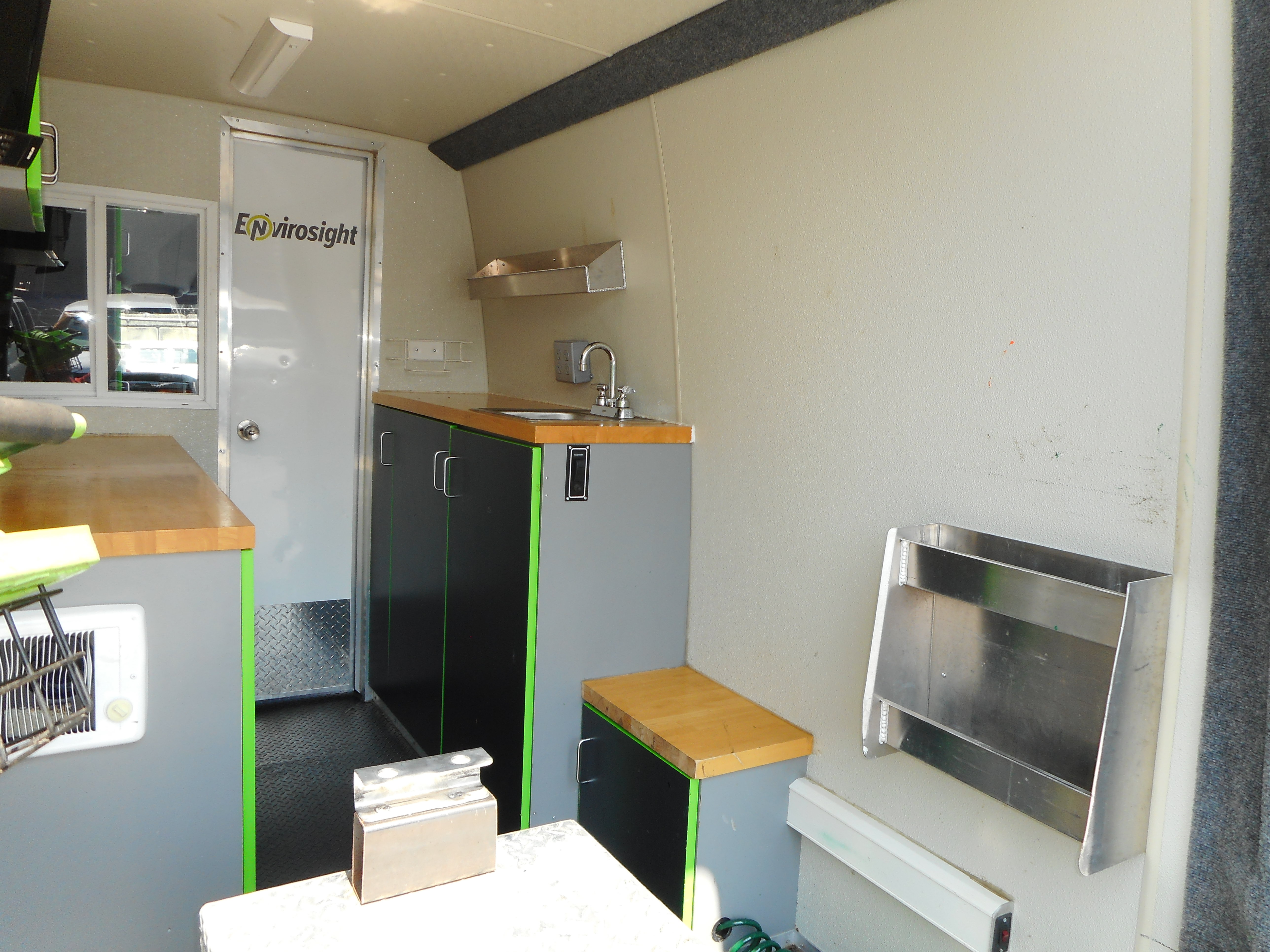 Used 2014 Freightliner Sprinter 2500 RWD image 35