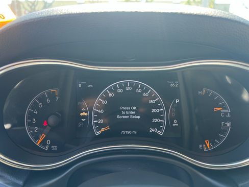 Used 2021 Jeep Grand Cherokee Laredo RWD image 16