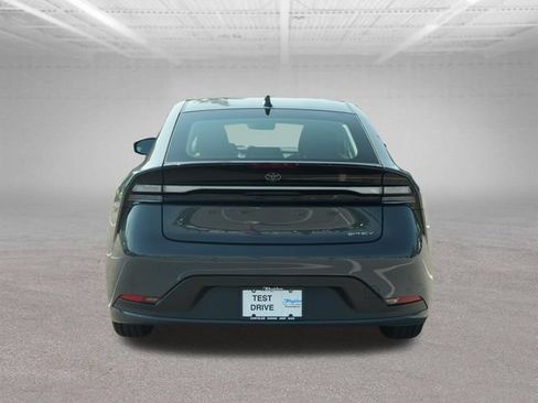 Used 2025 Toyota Prius Plug-In Hybrid FWD image 7