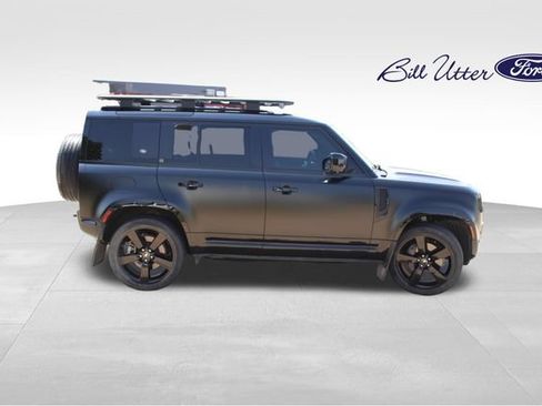 Used 2022 Land Rover Defender 110 X-Dynamic HSE AWD/4WD image 4