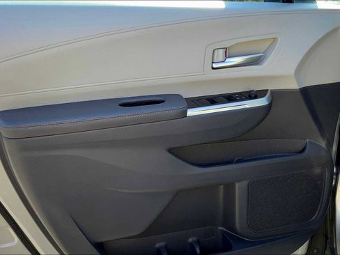Used 2024 Toyota Sienna XLE image 21
