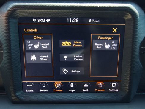 Used 2019 Jeep Wrangler Unlimited Sahara w/ Dual Top Group AWD/4WD image 31