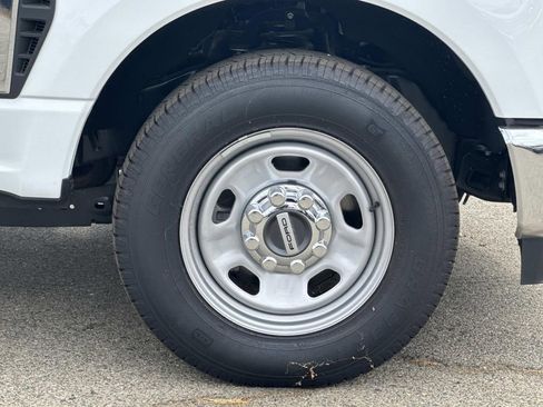 New 2025 Ford F350 XL w/ XL Chrome Package image 30