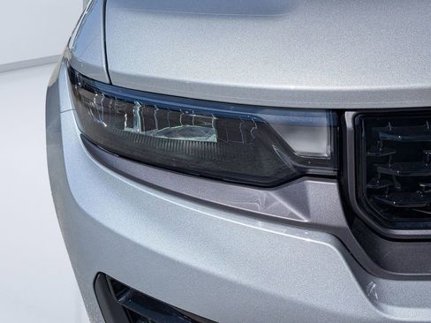 New 2026 Jeep Grand Cherokee Limited AWD/4WD image 9