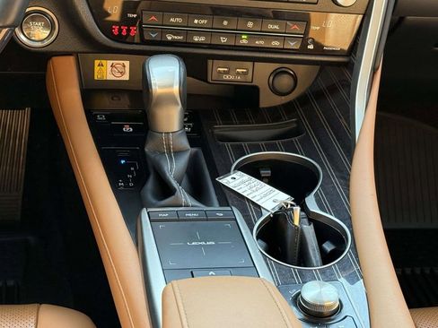 Used 2022 Lexus RX 350 AWD w/ Luxury Package image 19
