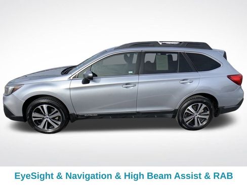 Used 2018 Subaru Outback 3.6R Limited image 3