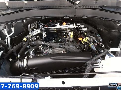 Certified 2025 Ford Explorer Active RWD image 32