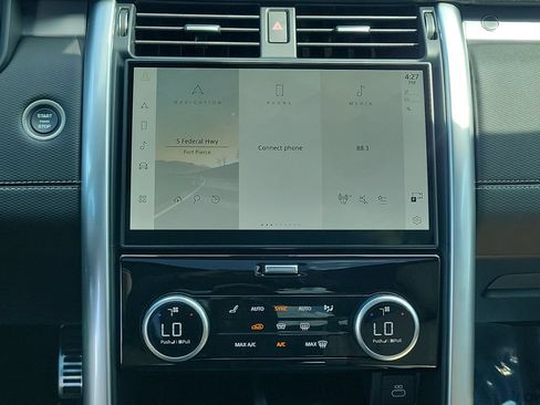 New 2025 Land Rover Discovery Dynamic SE AWD/4WD image 21