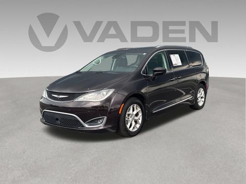 Used 2017 Chrysler Pacifica Touring-L Plus w/ Advanced Safetytec Group FWD image 1
