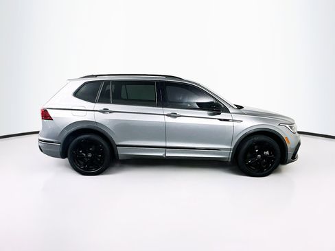 Used 2023 Volkswagen Tiguan SE R-Line FWD image 10