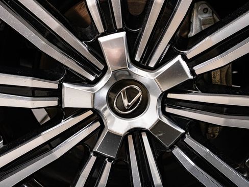 Certified 2021 Lexus LX 570 4WD w/ Luxury Package image 8